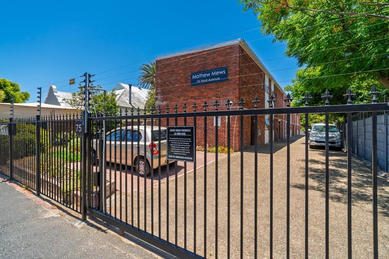 2 Bedroom Property for Sale in Harfield Village Western Cape